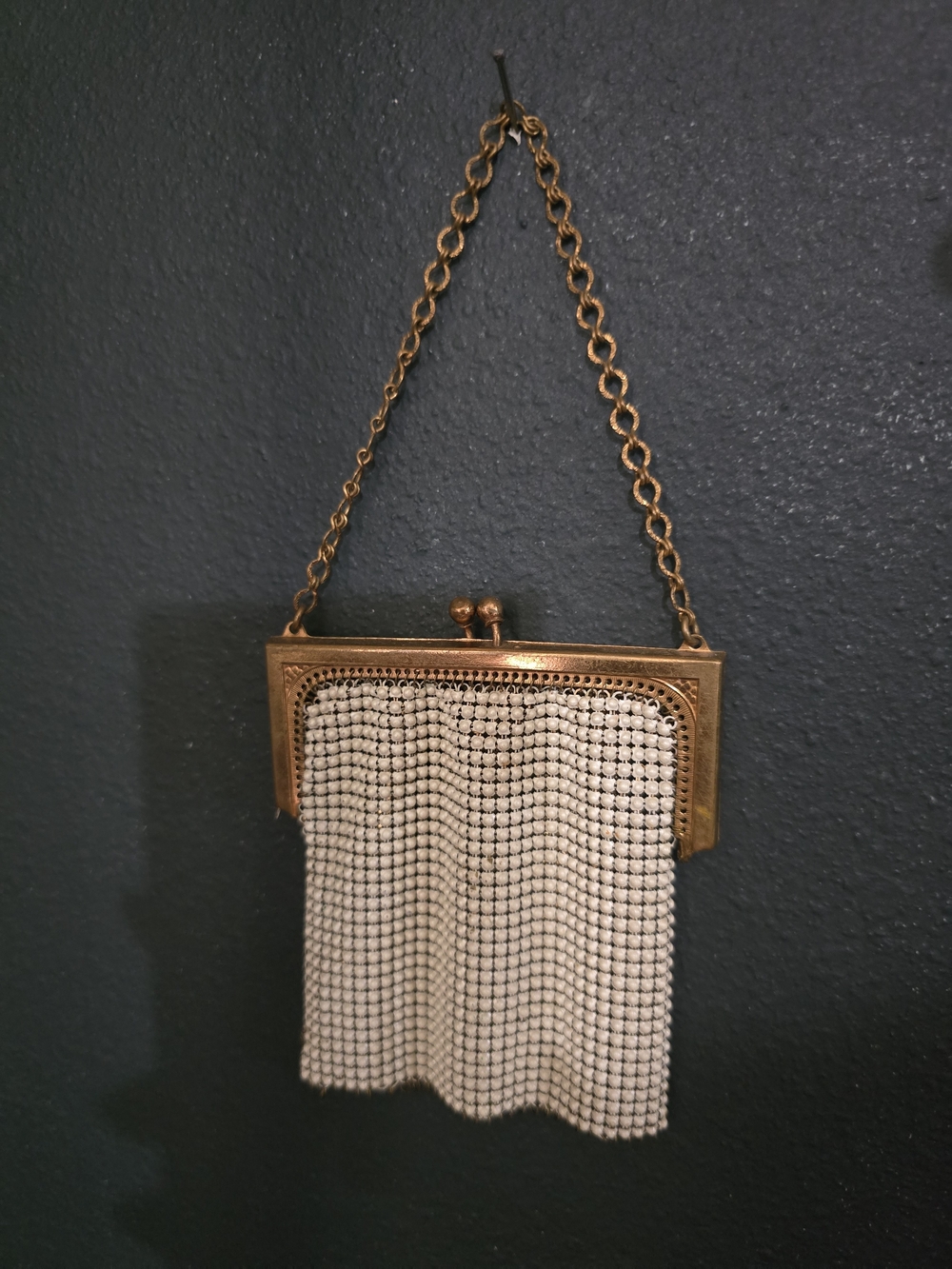 Vintage White Mesh Evening Clutch with Gold Frame and Chain